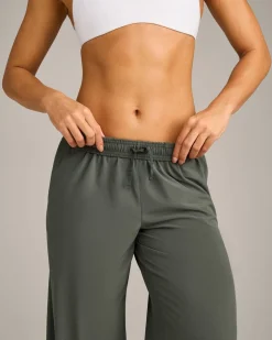 AirMove™ Straight Leg Pants with Reflective Logo