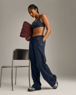 EffortlessLift™ Square Neck Sports Bra with Grey Logo