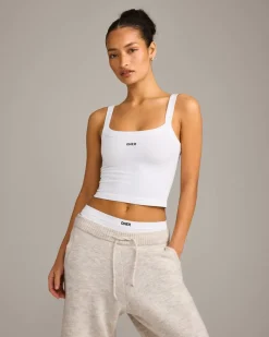 Seamless Scoop Neck Vest