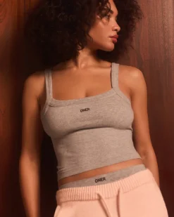 Seamless Scoop Neck Vest