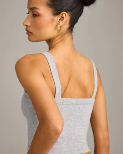 Seamless Scoop Neck Vest