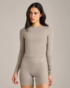 SoftMotion™ Long Sleeve Mid Top with White Logo