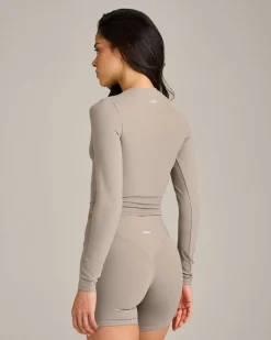 SoftMotion™ Long Sleeve Mid Top with White Logo