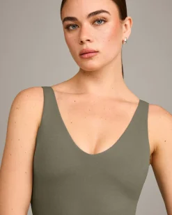 SoftMotion™ Scoop Neck Vest with Grey Logo